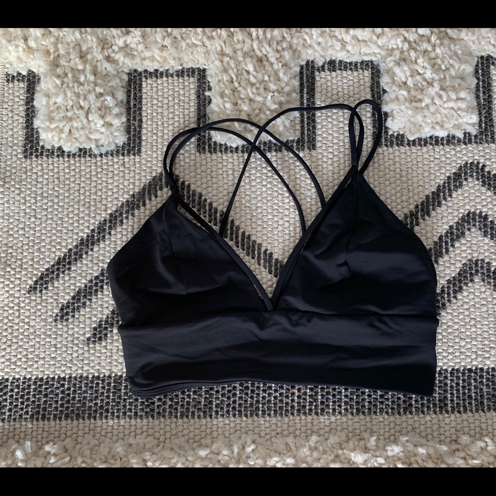 Lululemon sports bra